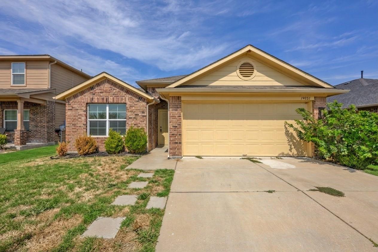 19021 Great Falls Dr Property Photo 1