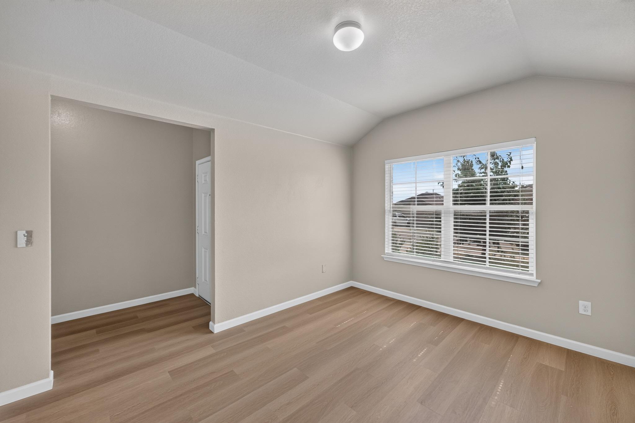 19021 Great Falls Dr Property Photo 9