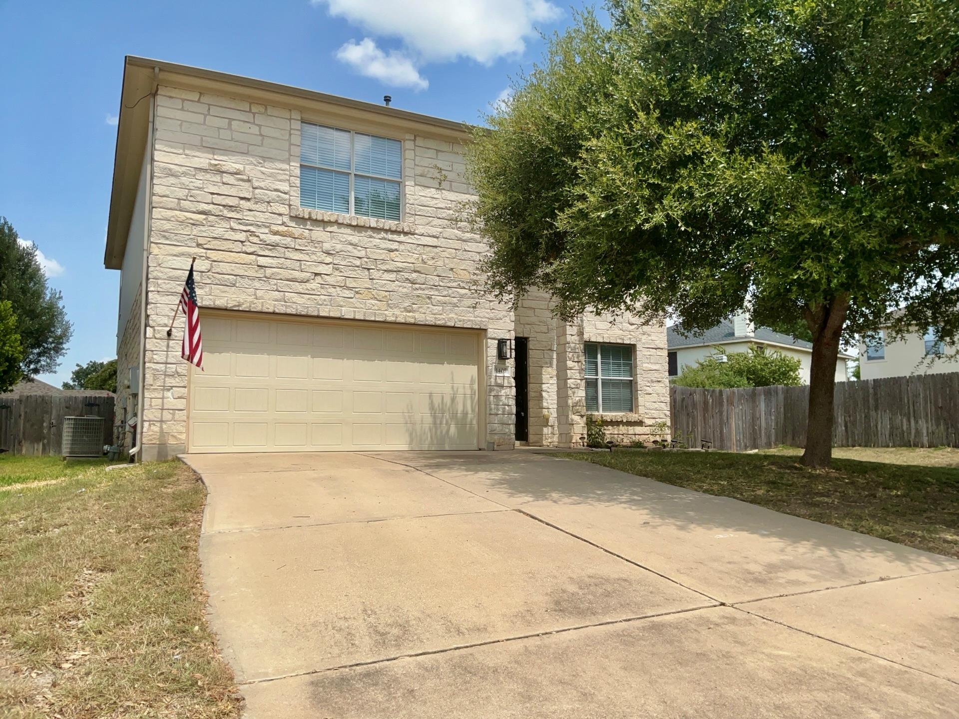 1405 Summercrest Blvd Property Photo 1