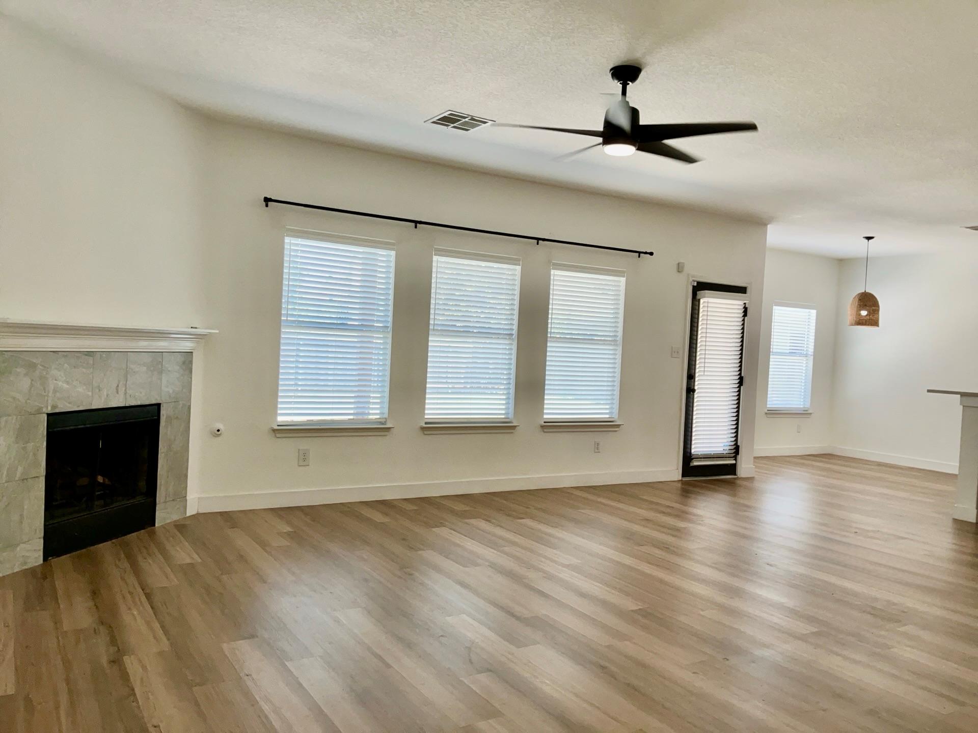 1405 Summercrest Blvd Property Photo 4