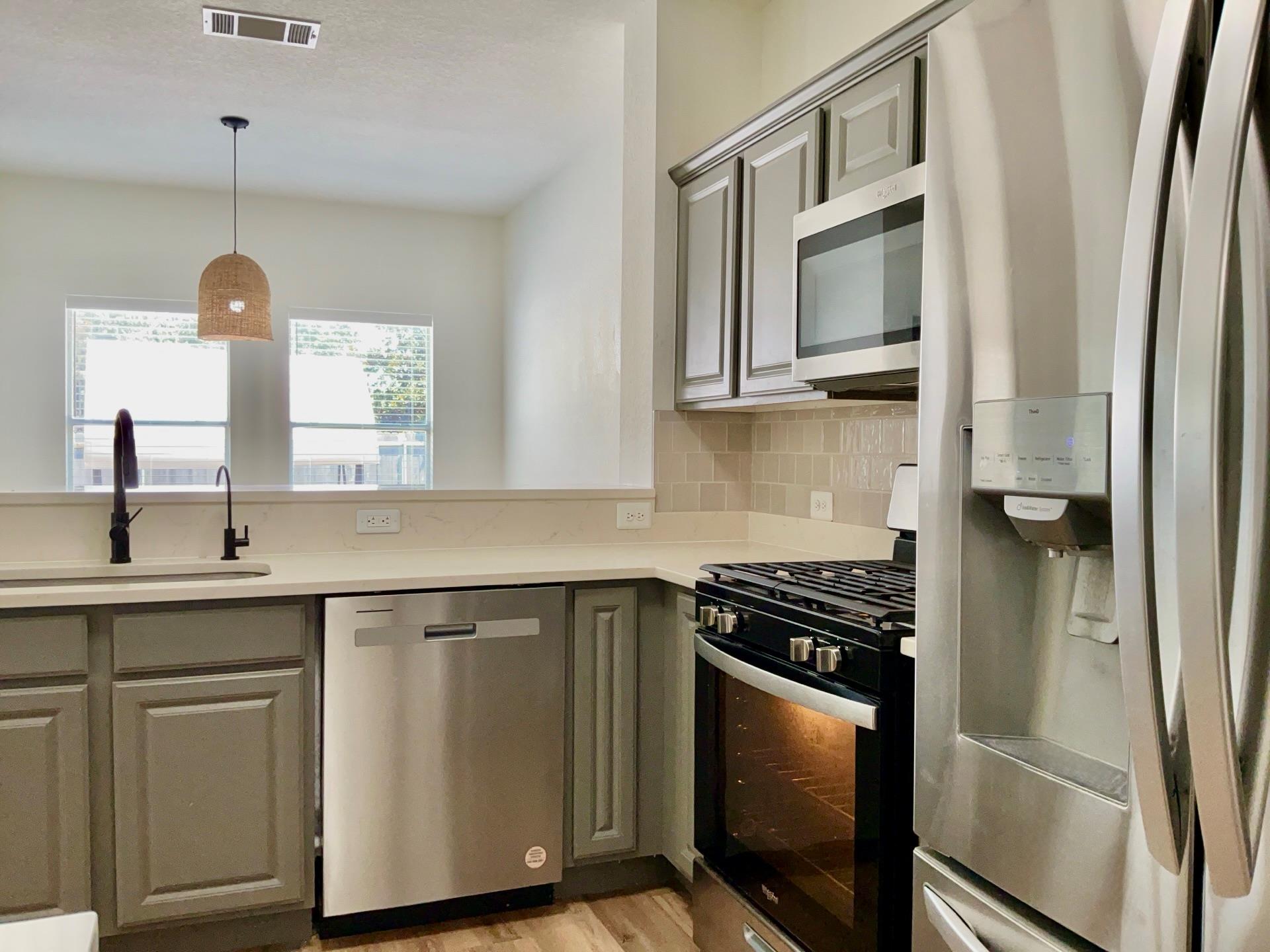 1405 Summercrest Blvd Property Photo 7