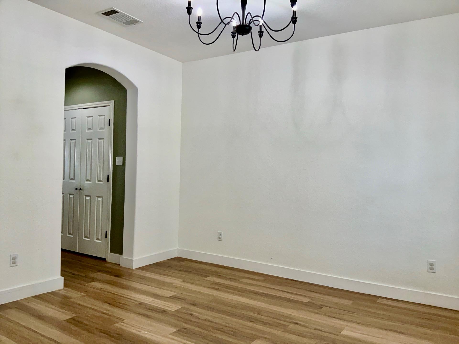 1405 Summercrest Blvd Property Photo 12