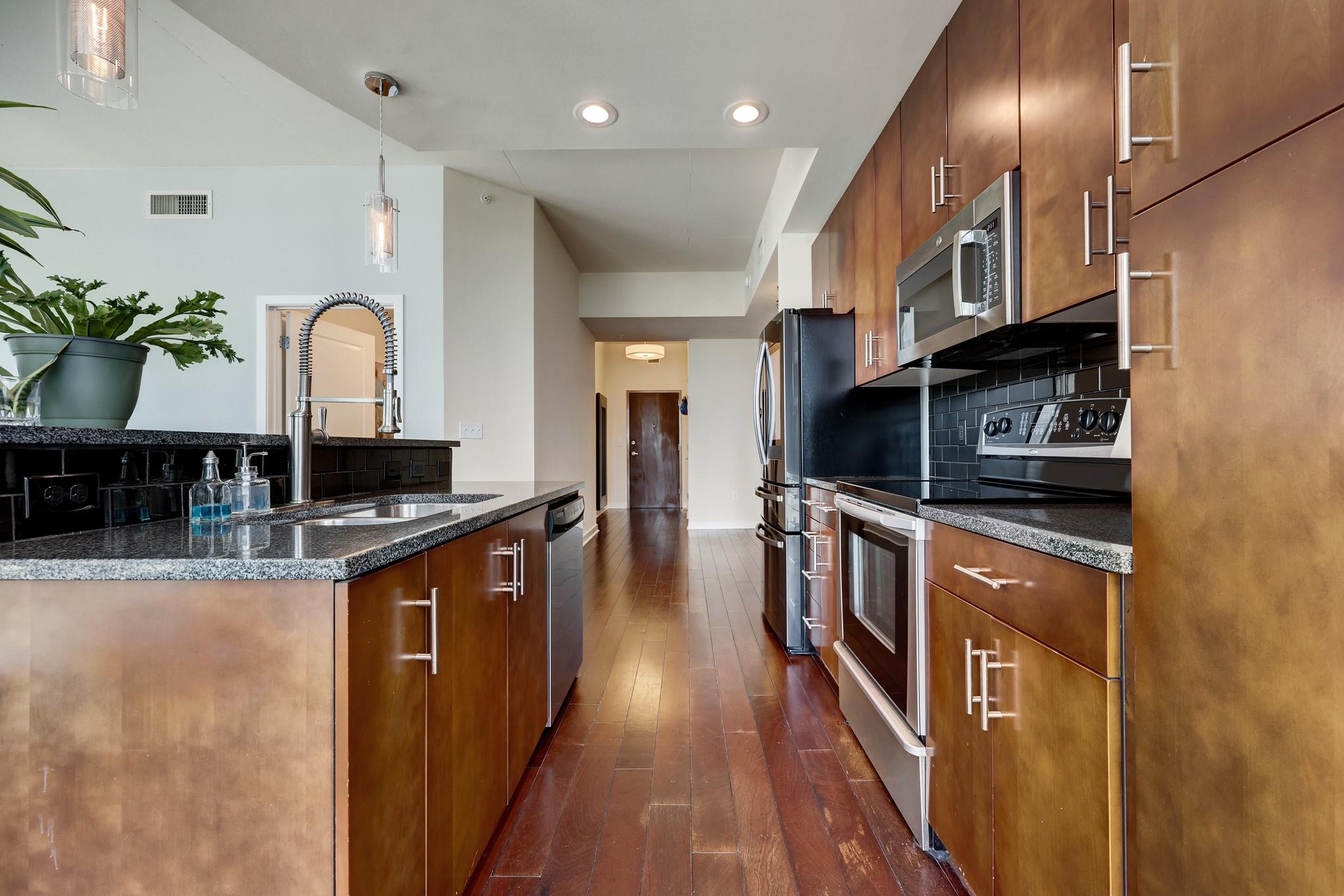 360 Nueces St 1116 Property Photo 6