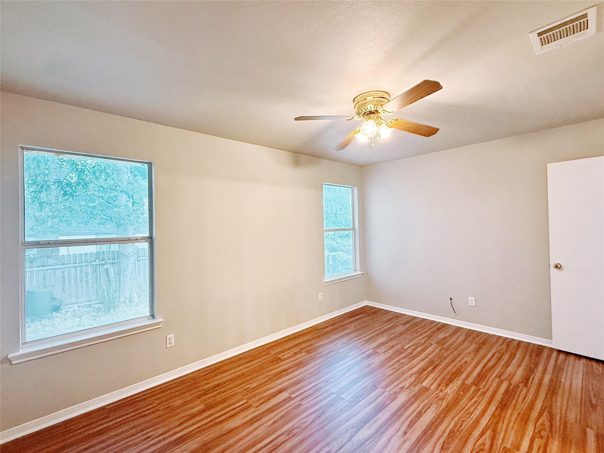 1581 Parkfield Cir Property Photo 8