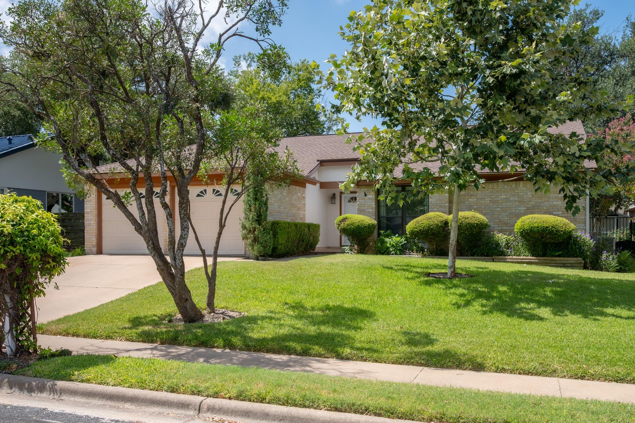 11826 Carshalton Dr Property Photo 2