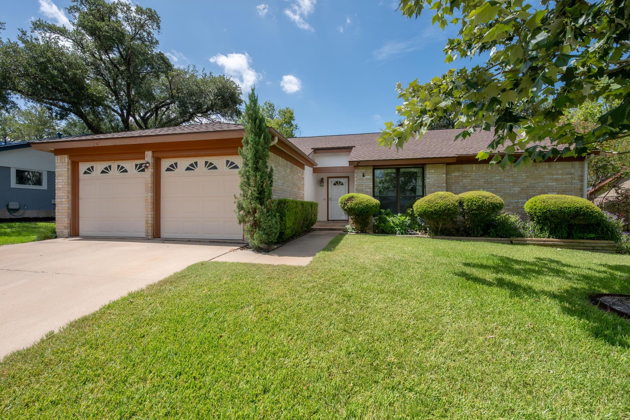 11826 Carshalton Dr Property Photo 3