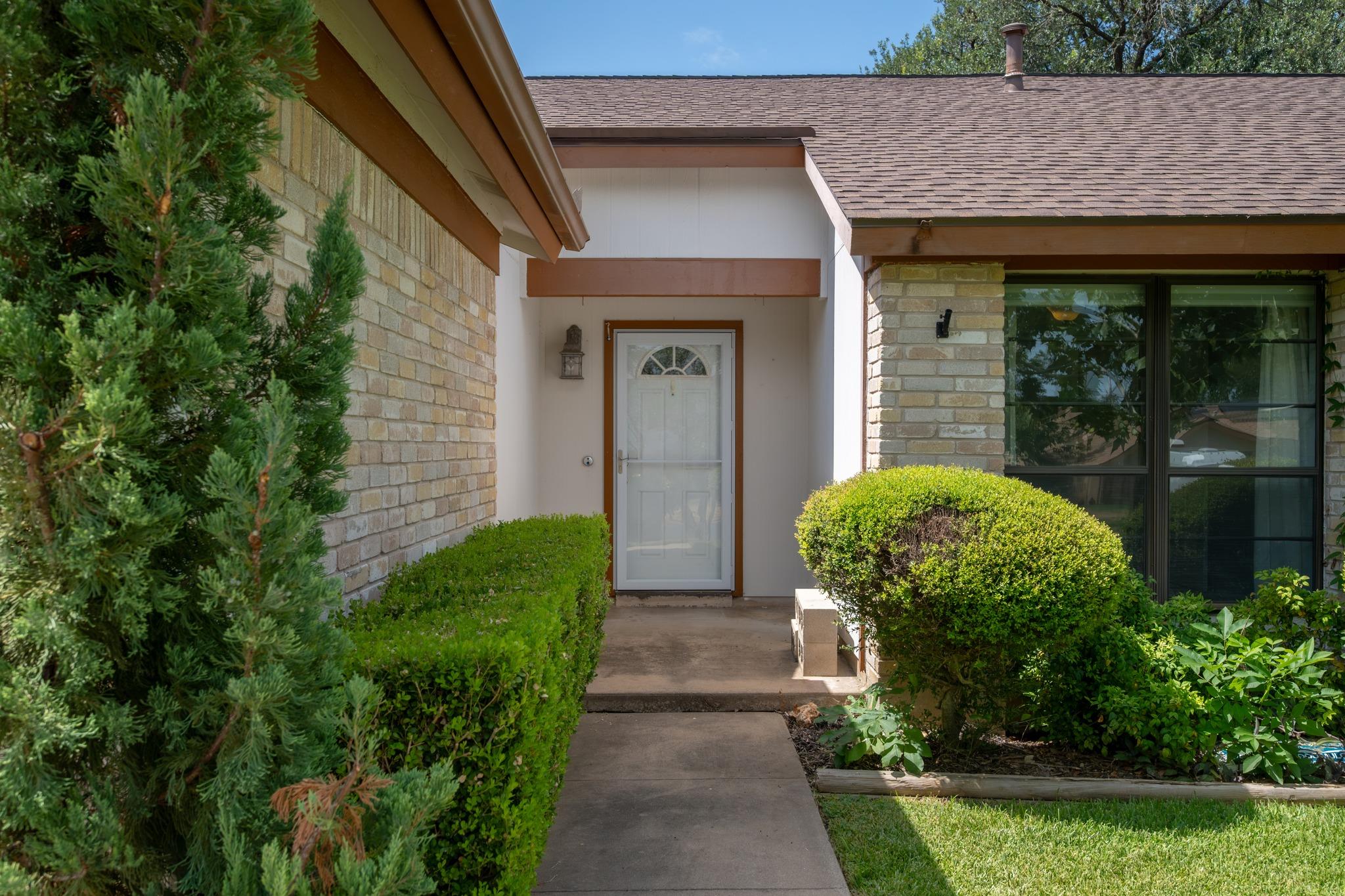 11826 Carshalton Dr Property Photo 4