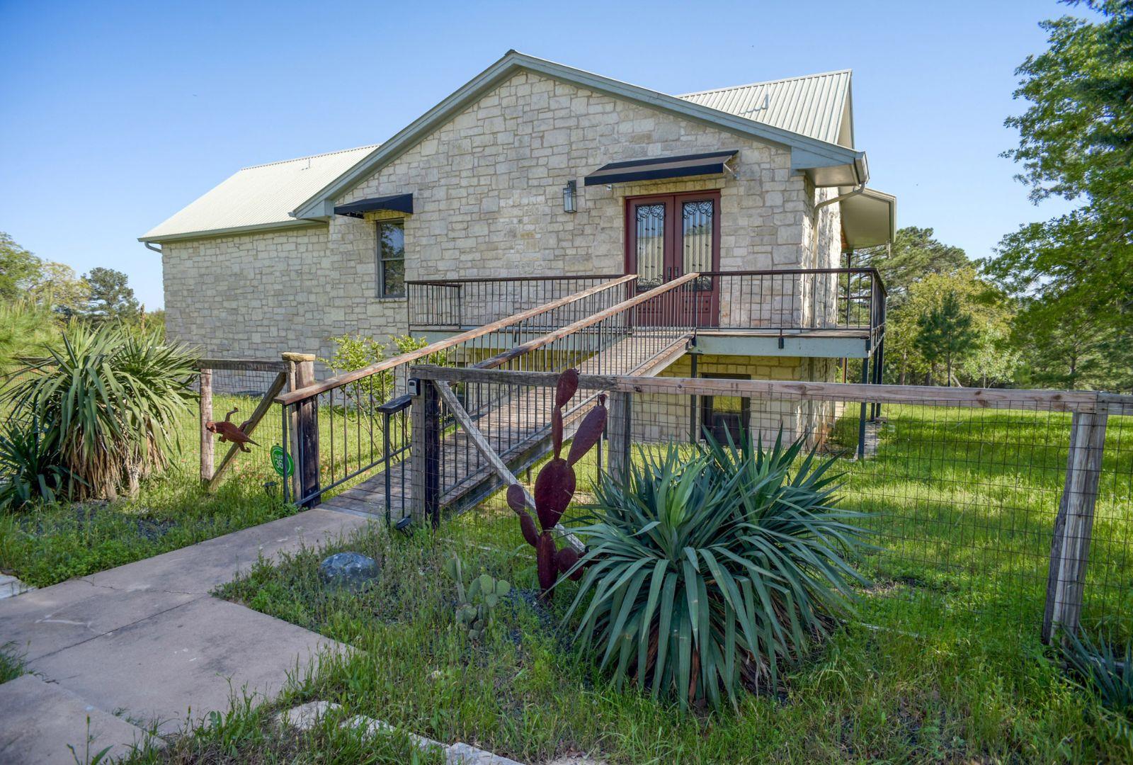 490 John Craft Rd Property Photo 3