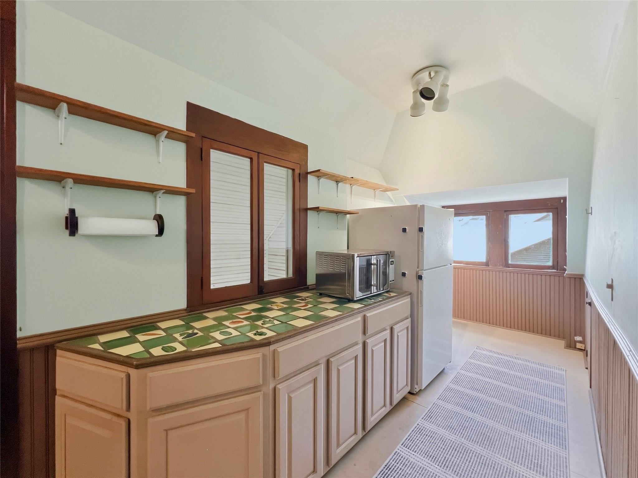 1010 Willow St #b Property Photo 1