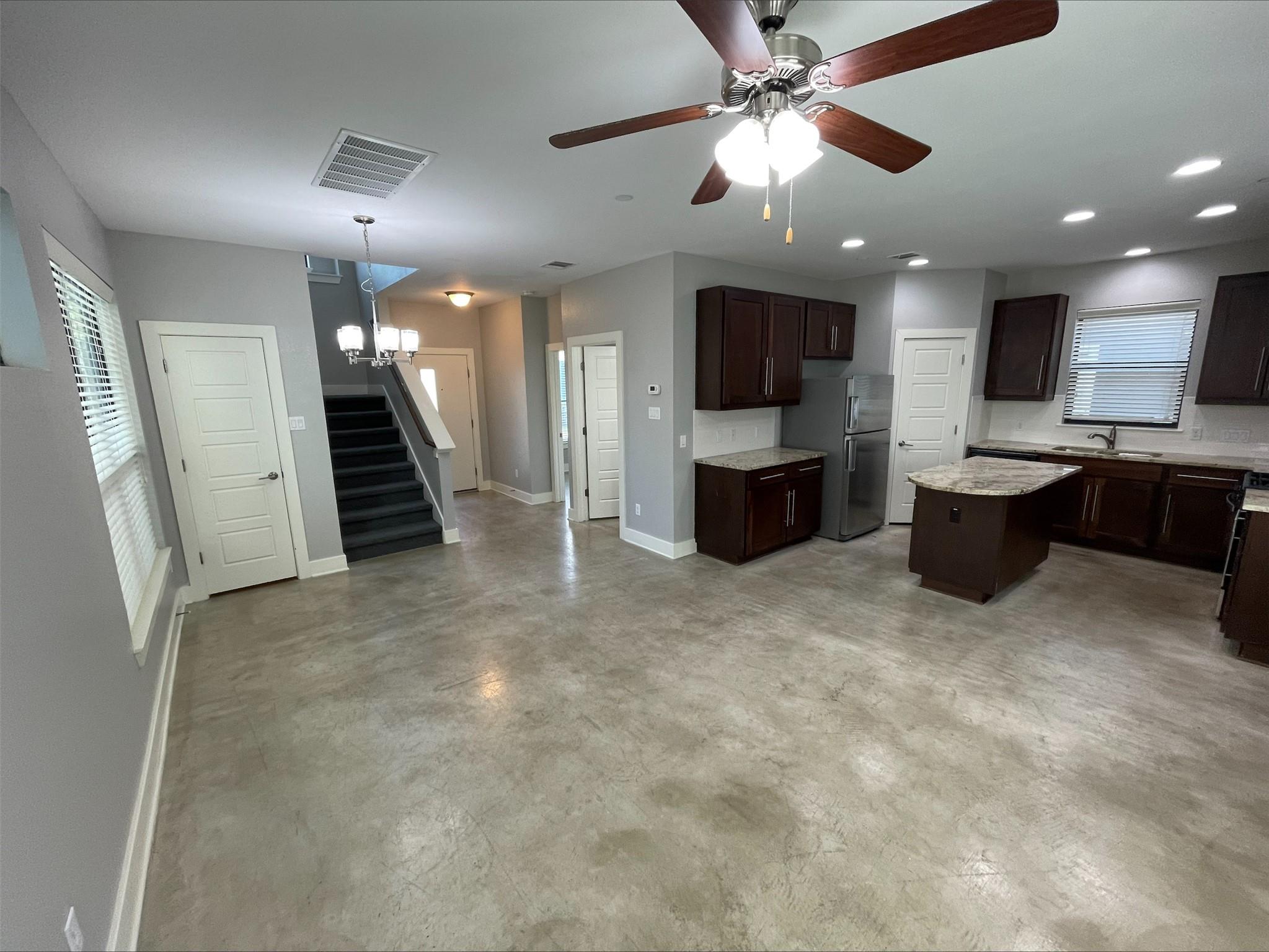 3853660 Property Photo 3
