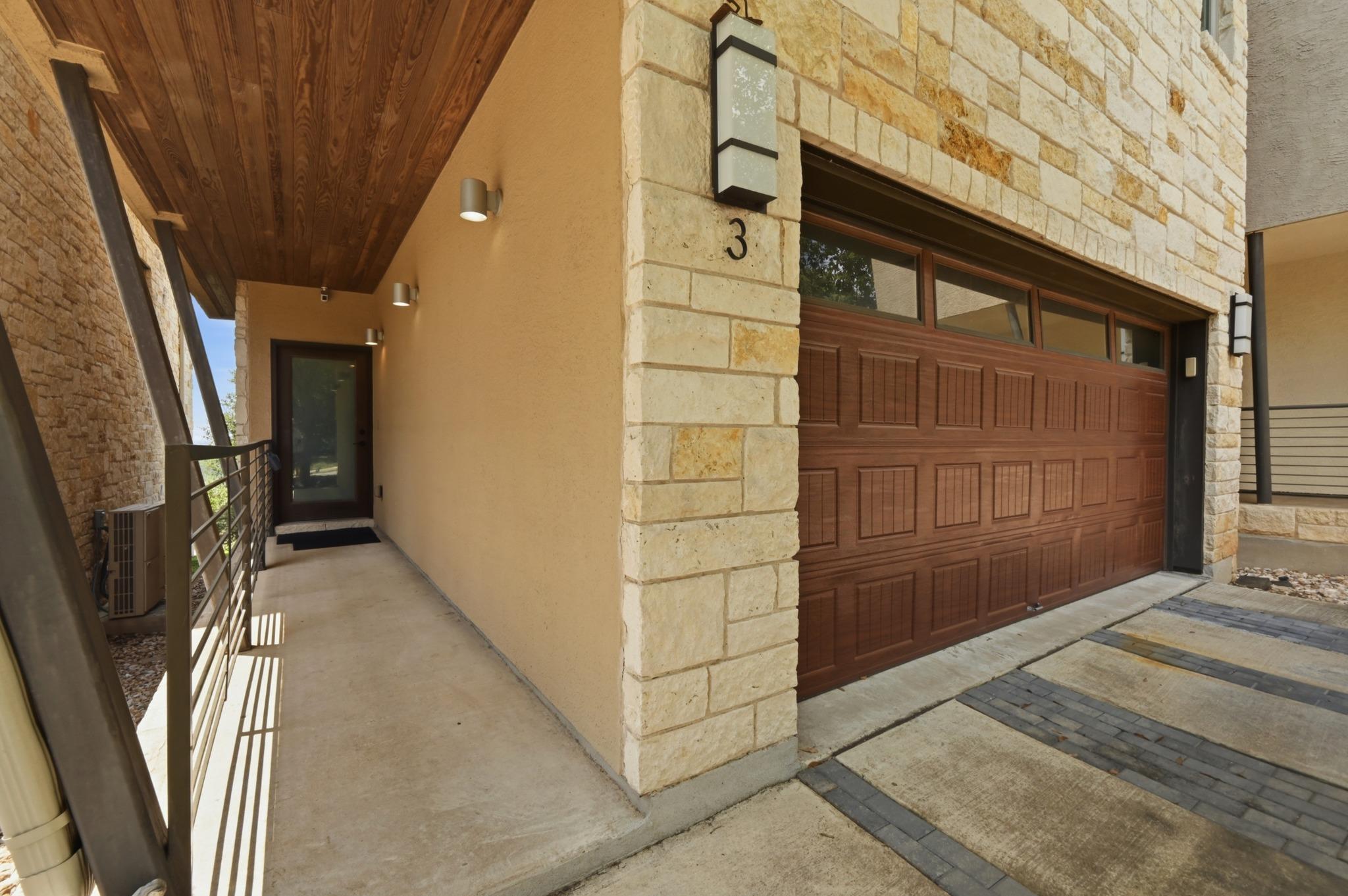 1142 Lost Creek Blvd #3 Property Photo 2