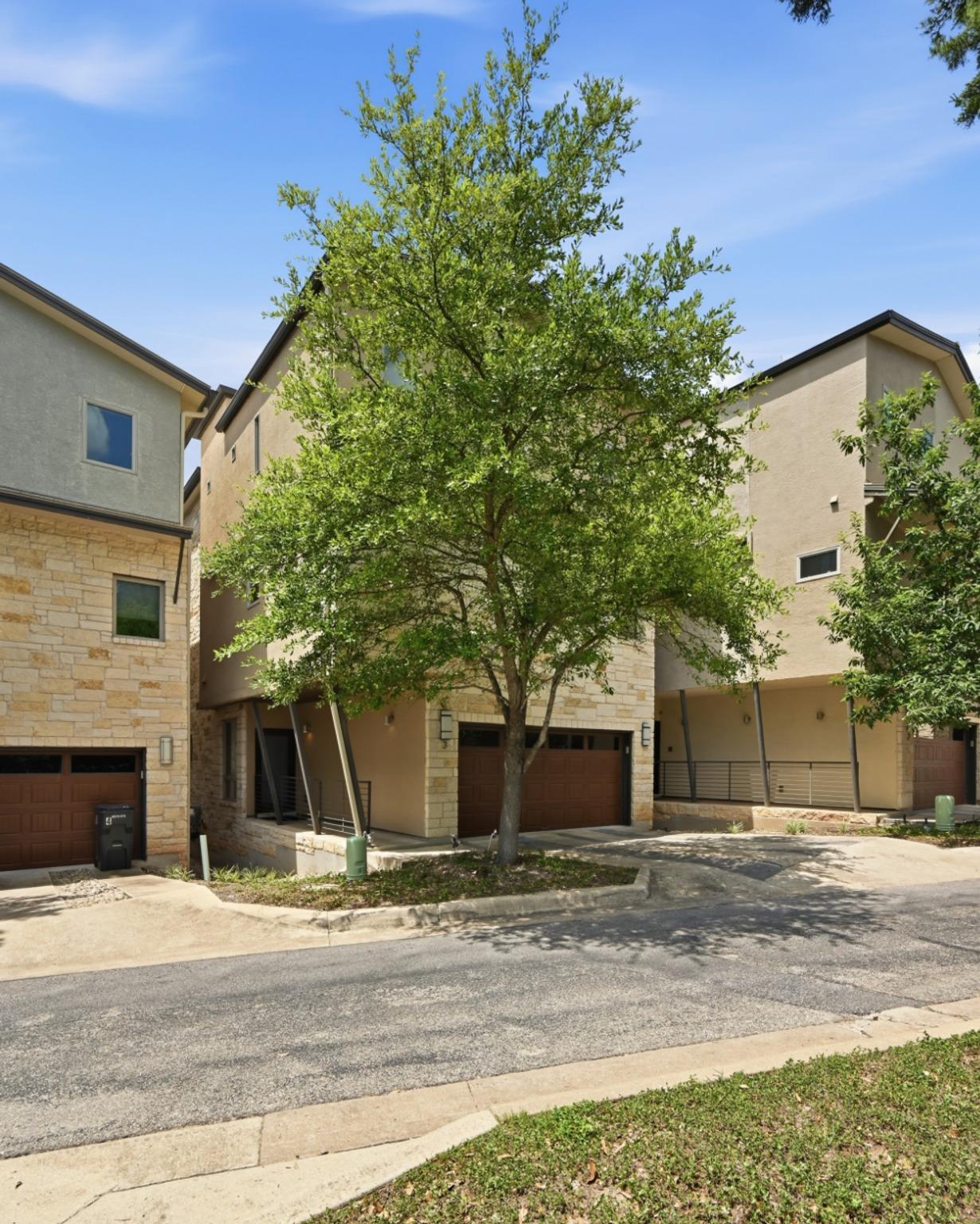 1142 Lost Creek Blvd #3 Property Photo 26