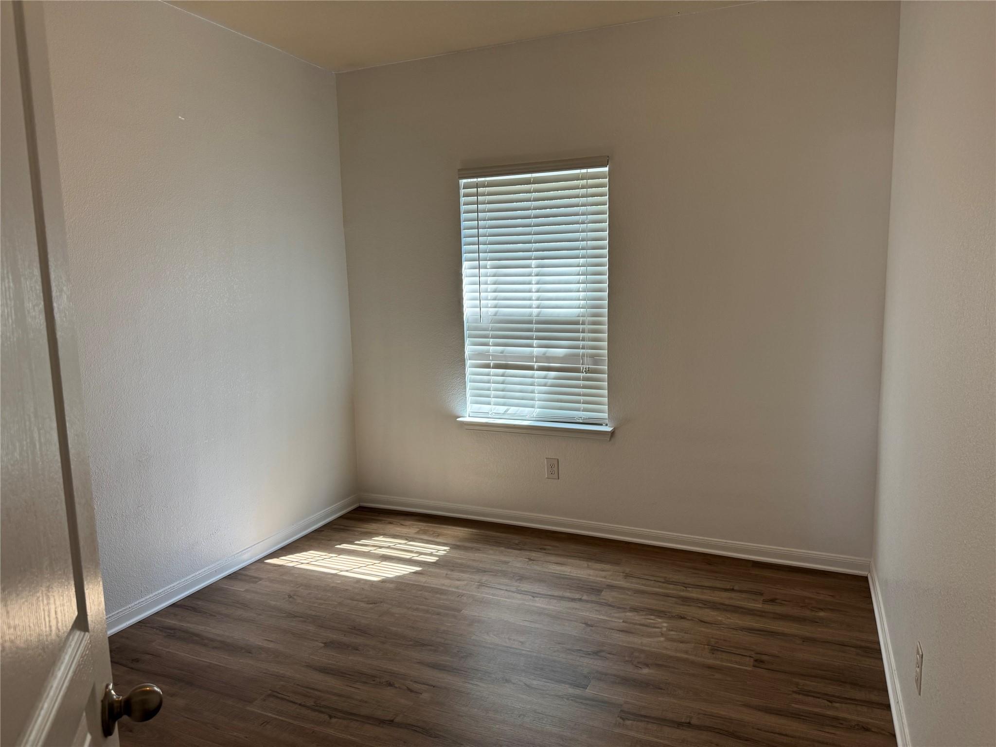 13504 Kearns Dr Property Photo 4