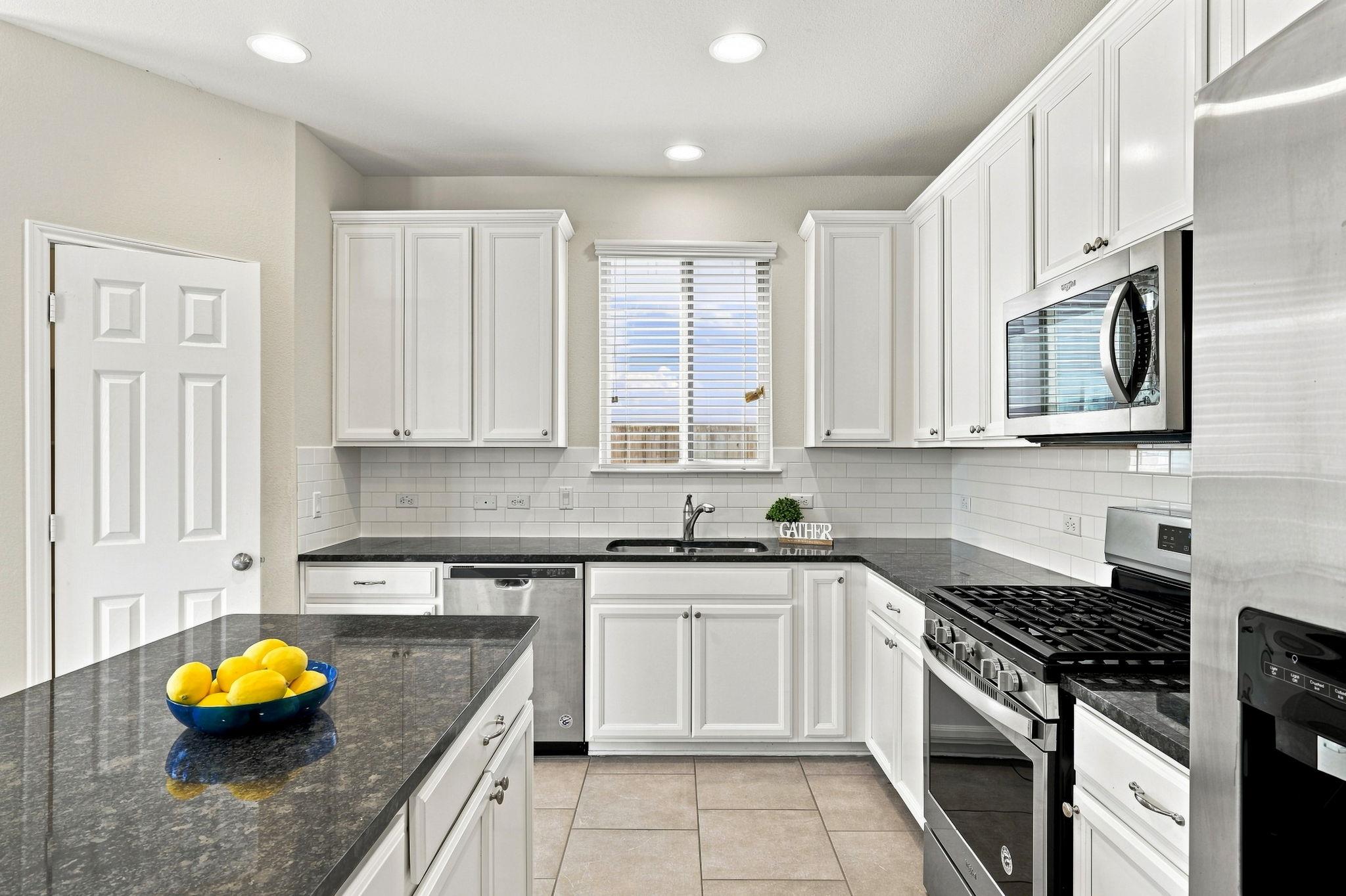 329 Bonnet Blvd Property Photo 6