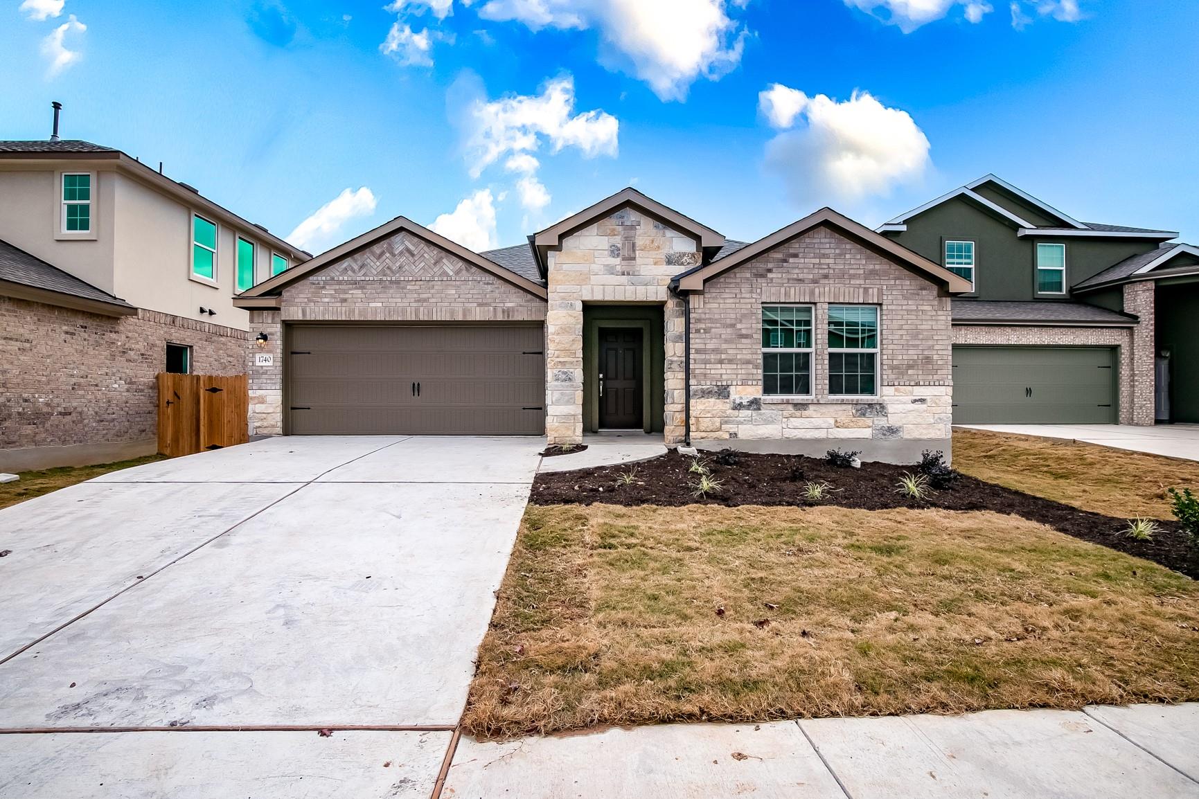 1740 Catahoula Dr Property Photo 1