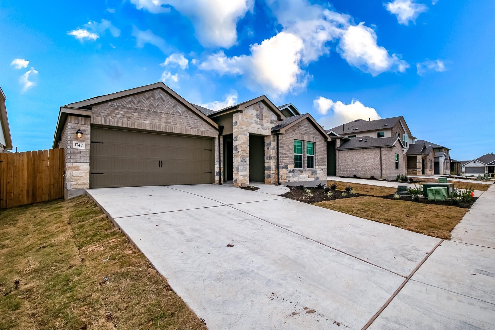 1740 Catahoula Dr Property Photo 2