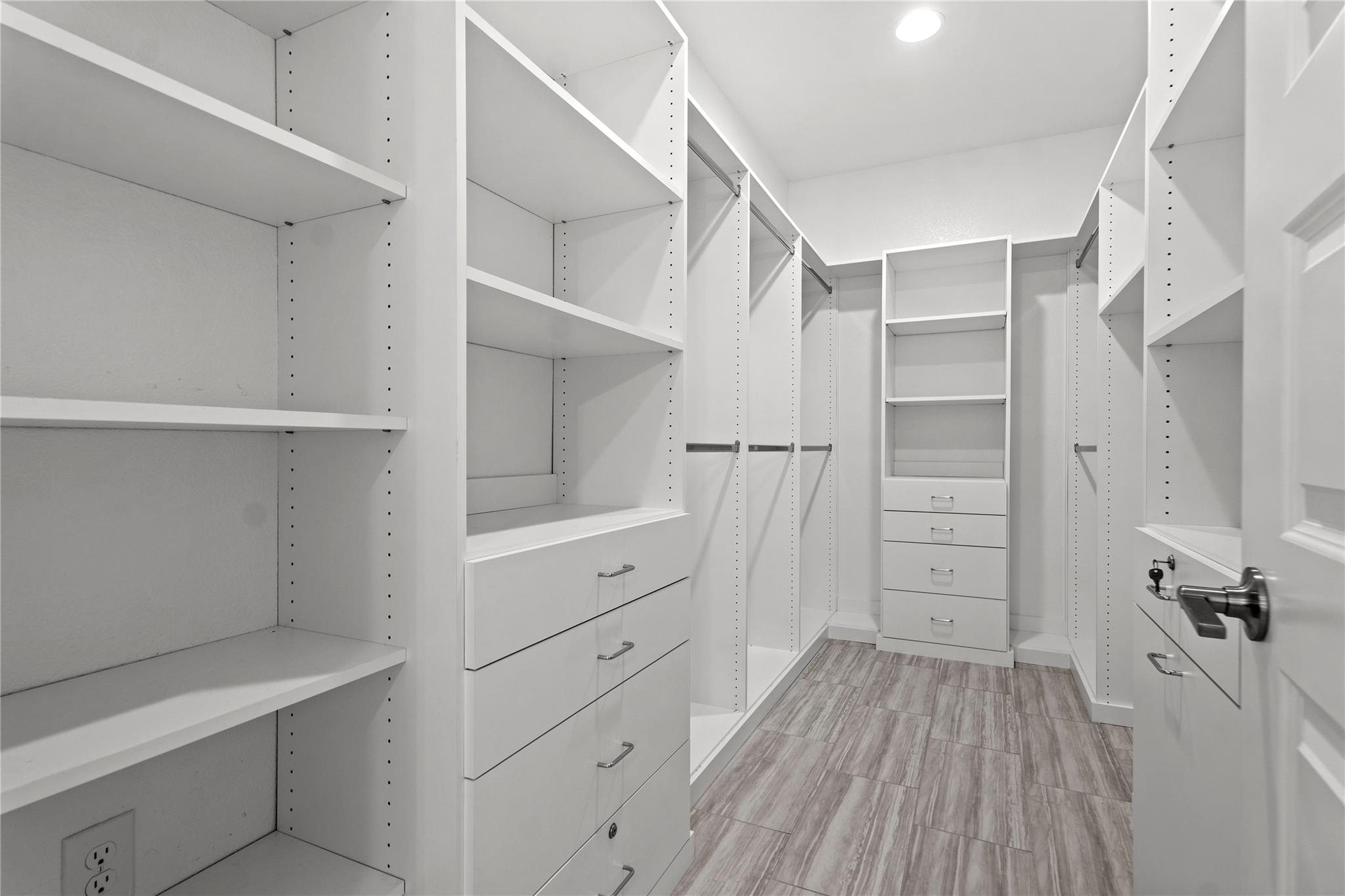 7913 Edmondson Bnd Property Photo 17