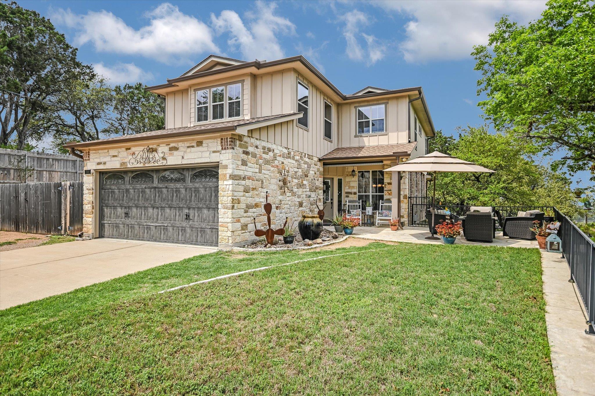 7404 Little Oak CIR Property Photo 1