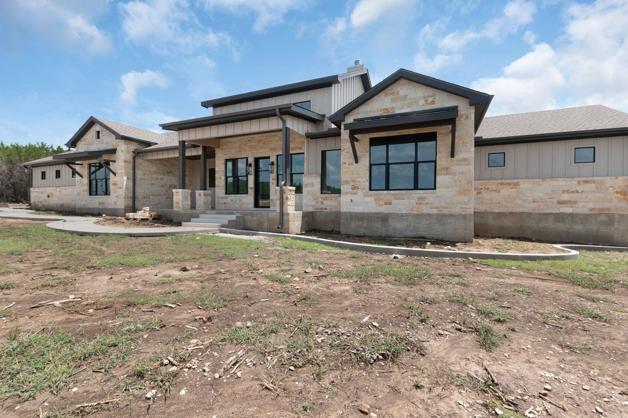 209 Burnet Oaks Dr Property Photo 1