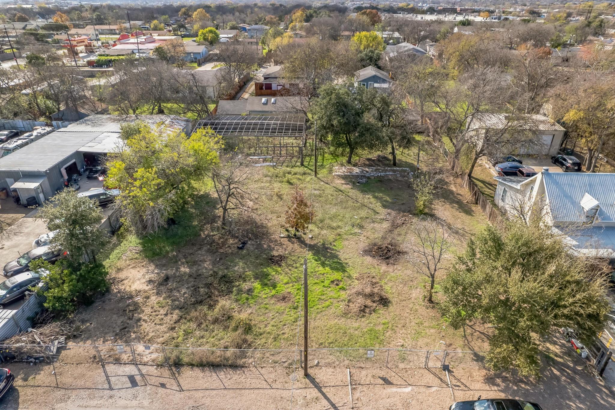 301 & 303 Ferguson Dr Property Photo 1