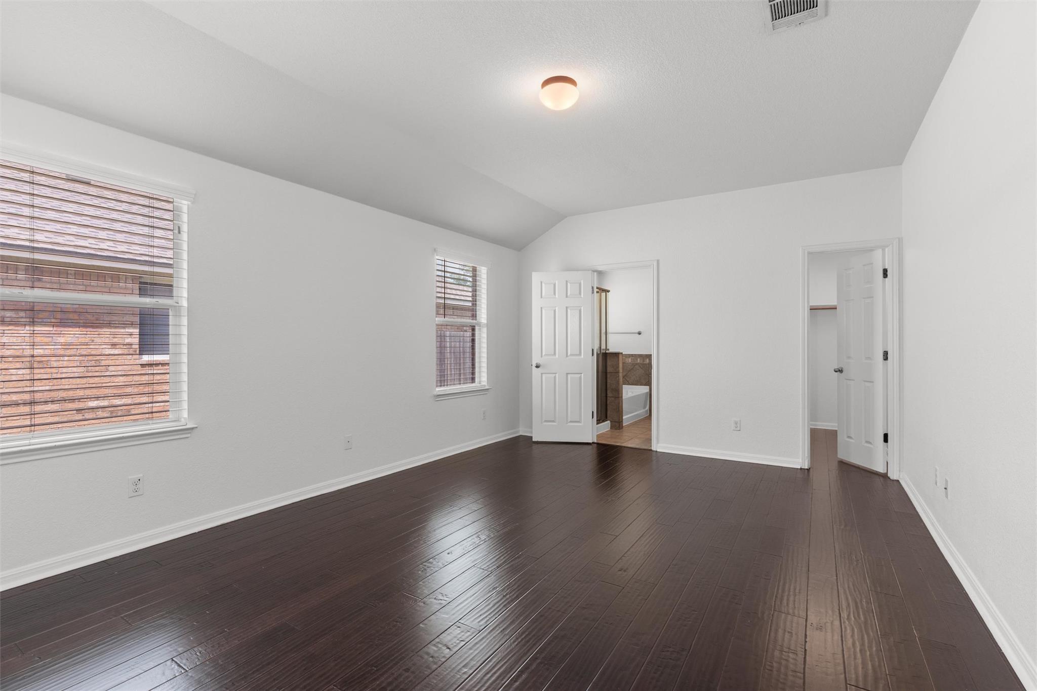 1049 Regency Ln Property Photo 12