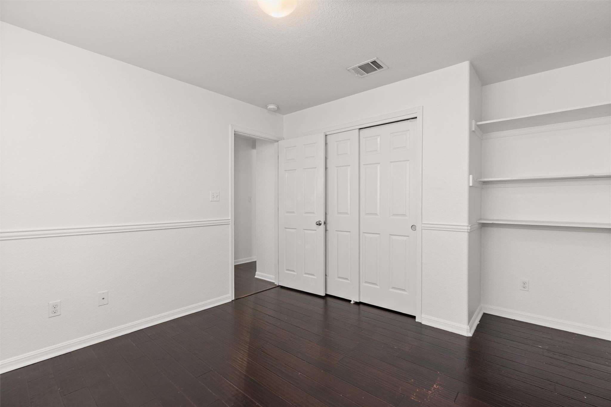1049 Regency Ln Property Photo 21