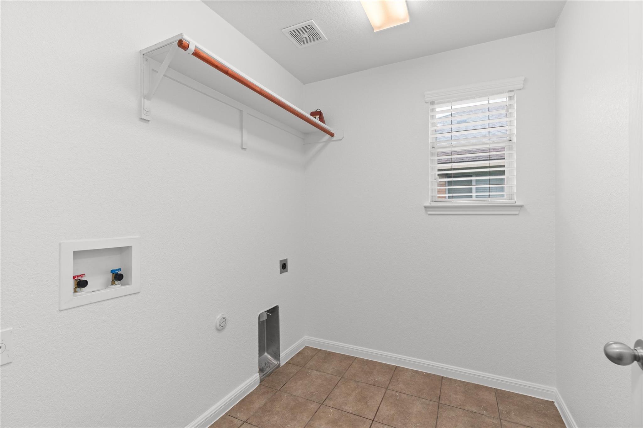 1049 Regency Ln Property Photo 22