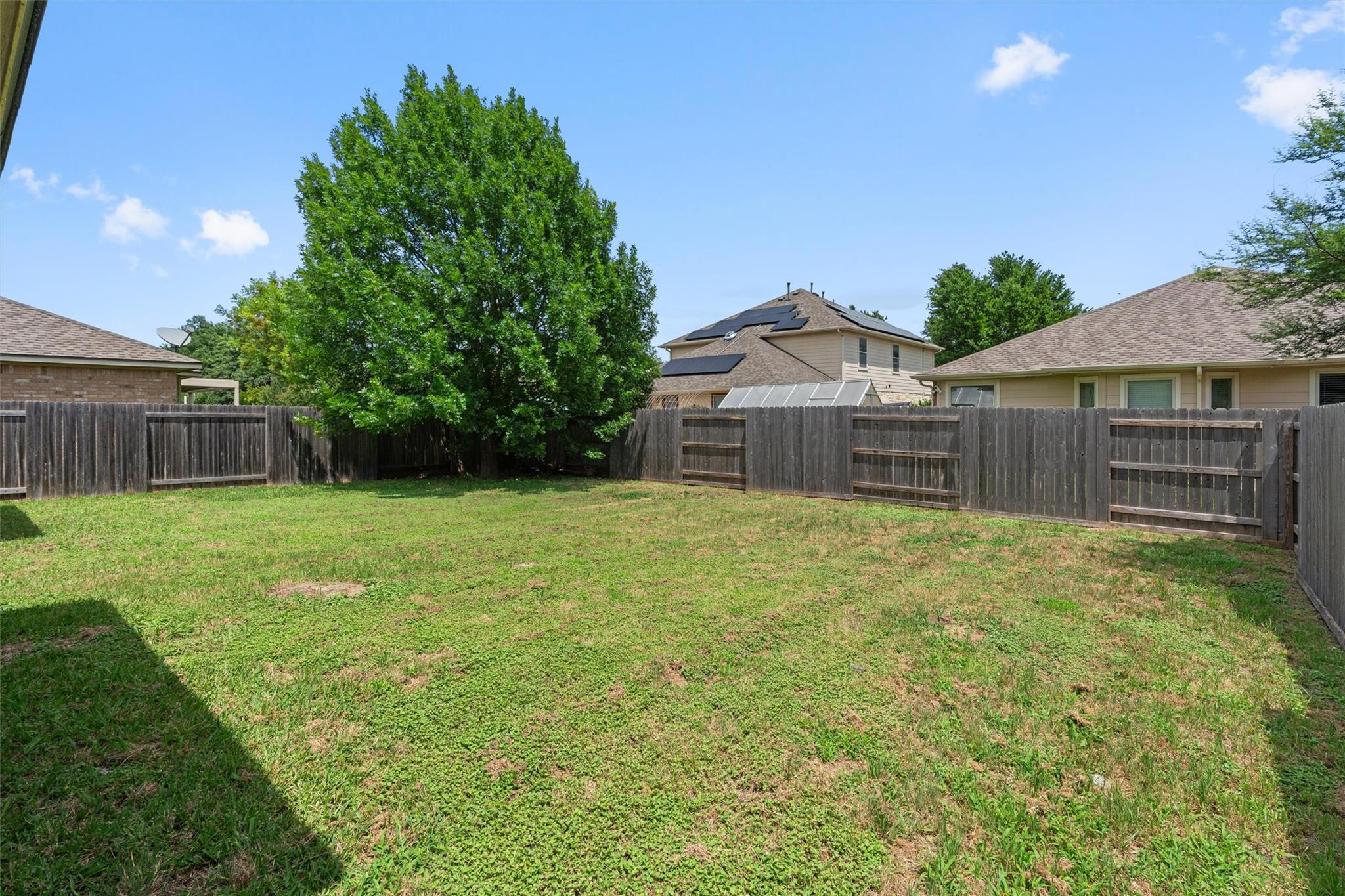 1049 Regency Ln Property Photo 23