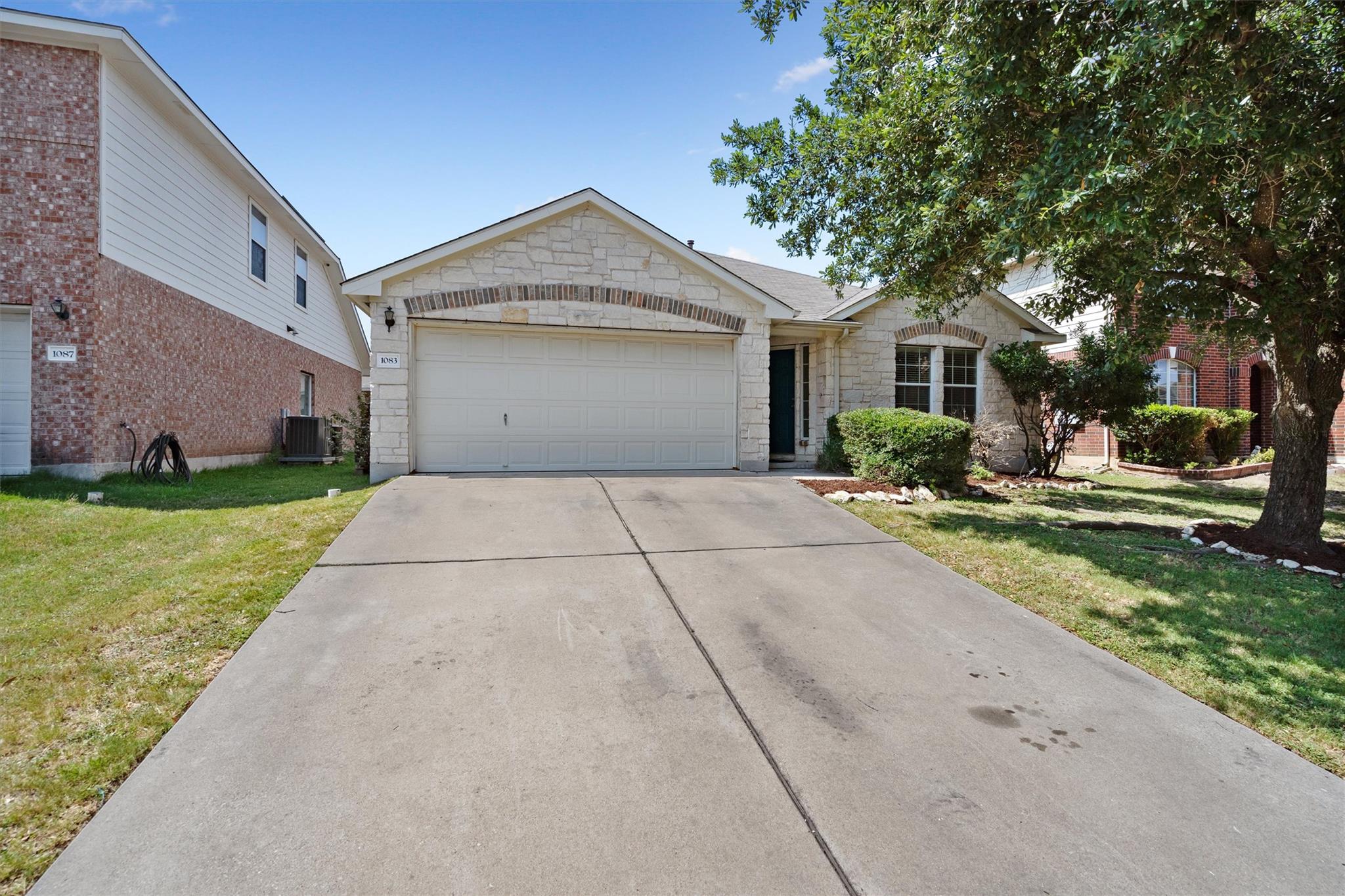 1083 Zeus Cir Property Photo 2
