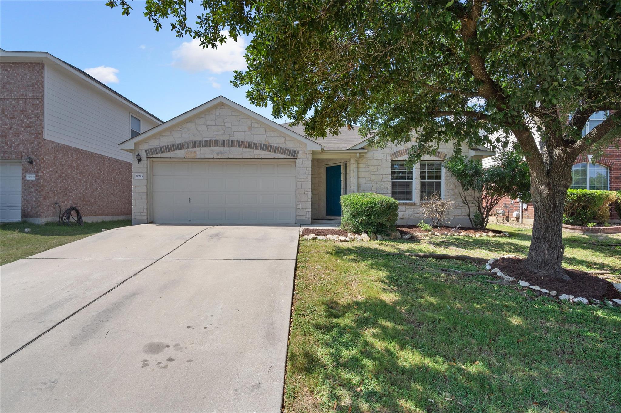 1083 Zeus Cir Property Photo 3