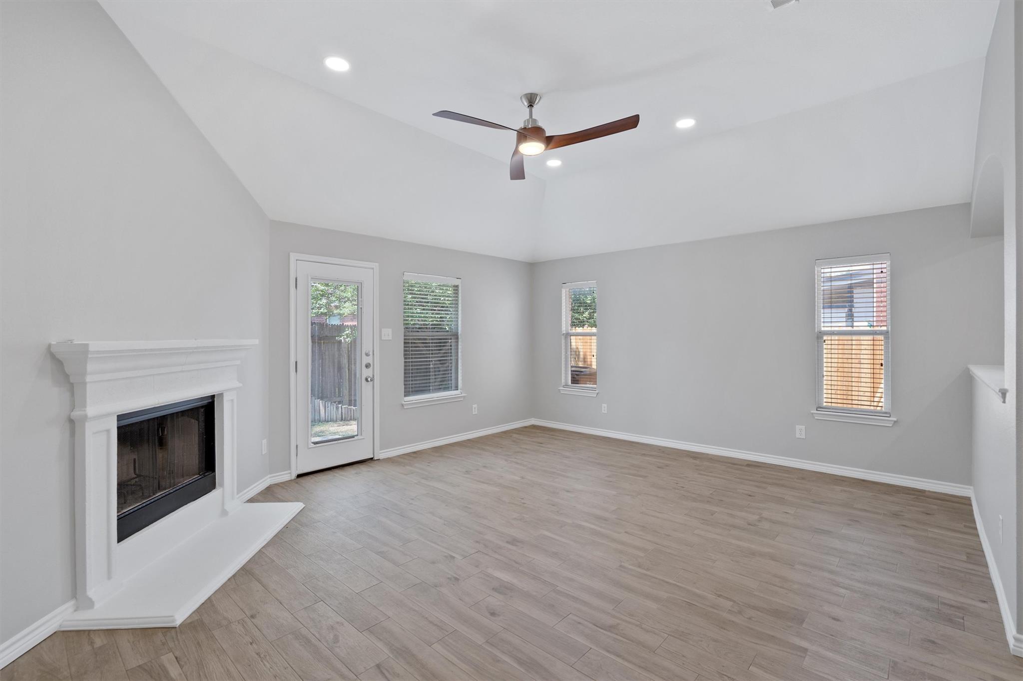 1083 Zeus Cir Property Photo 13