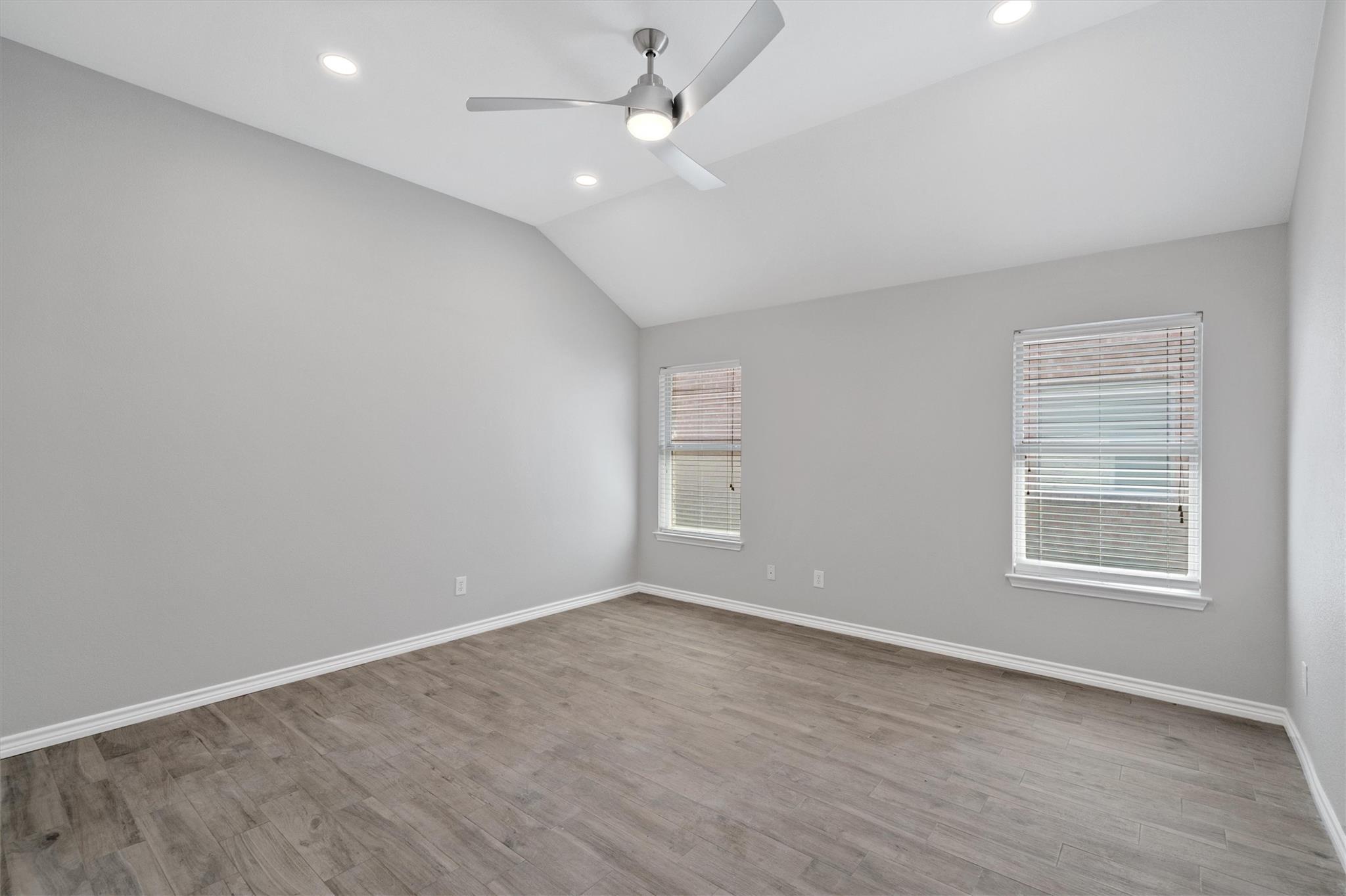1083 Zeus Cir Property Photo 16