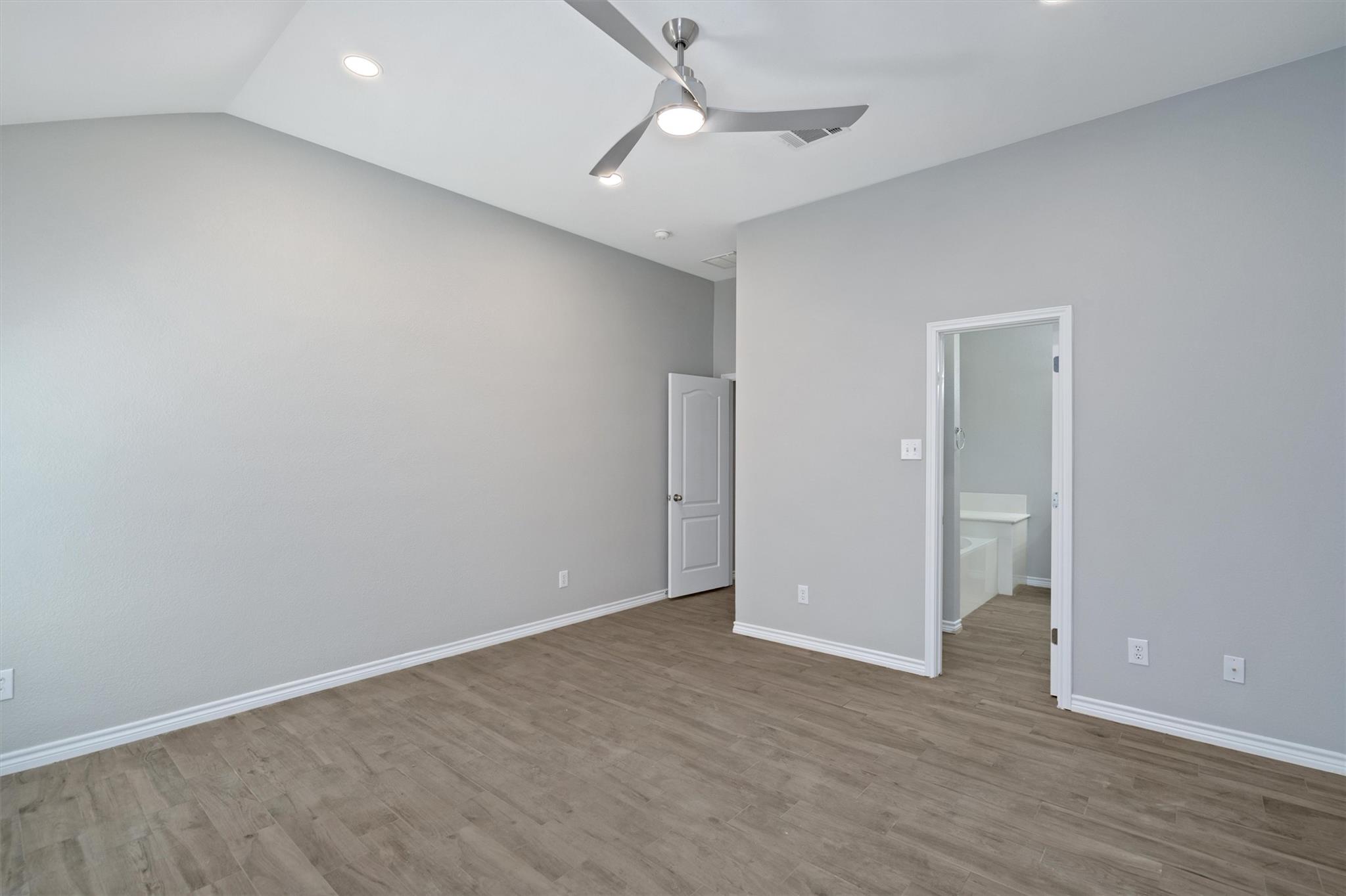 1083 Zeus Cir Property Photo 17