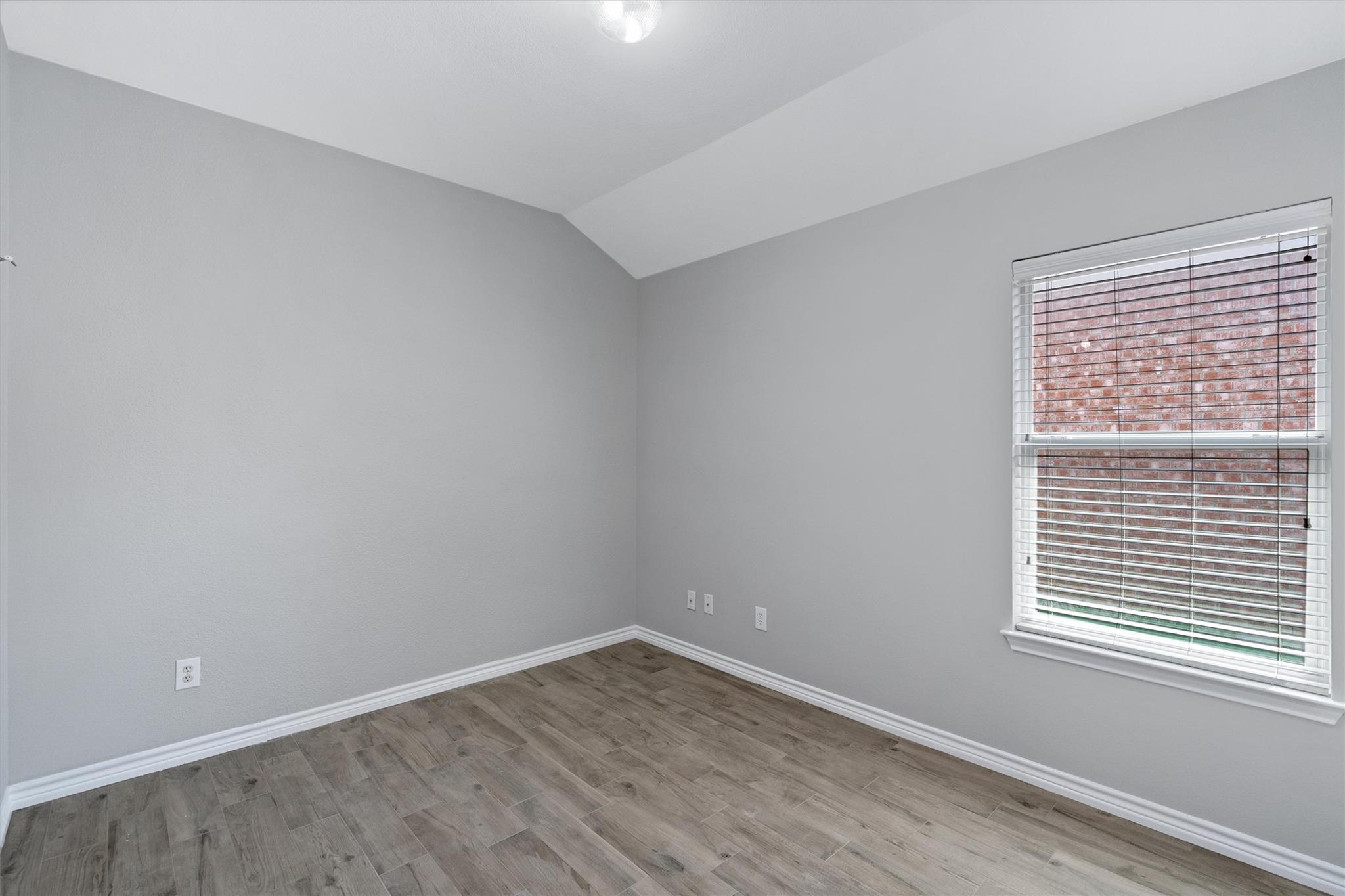 1083 Zeus Cir Property Photo 22