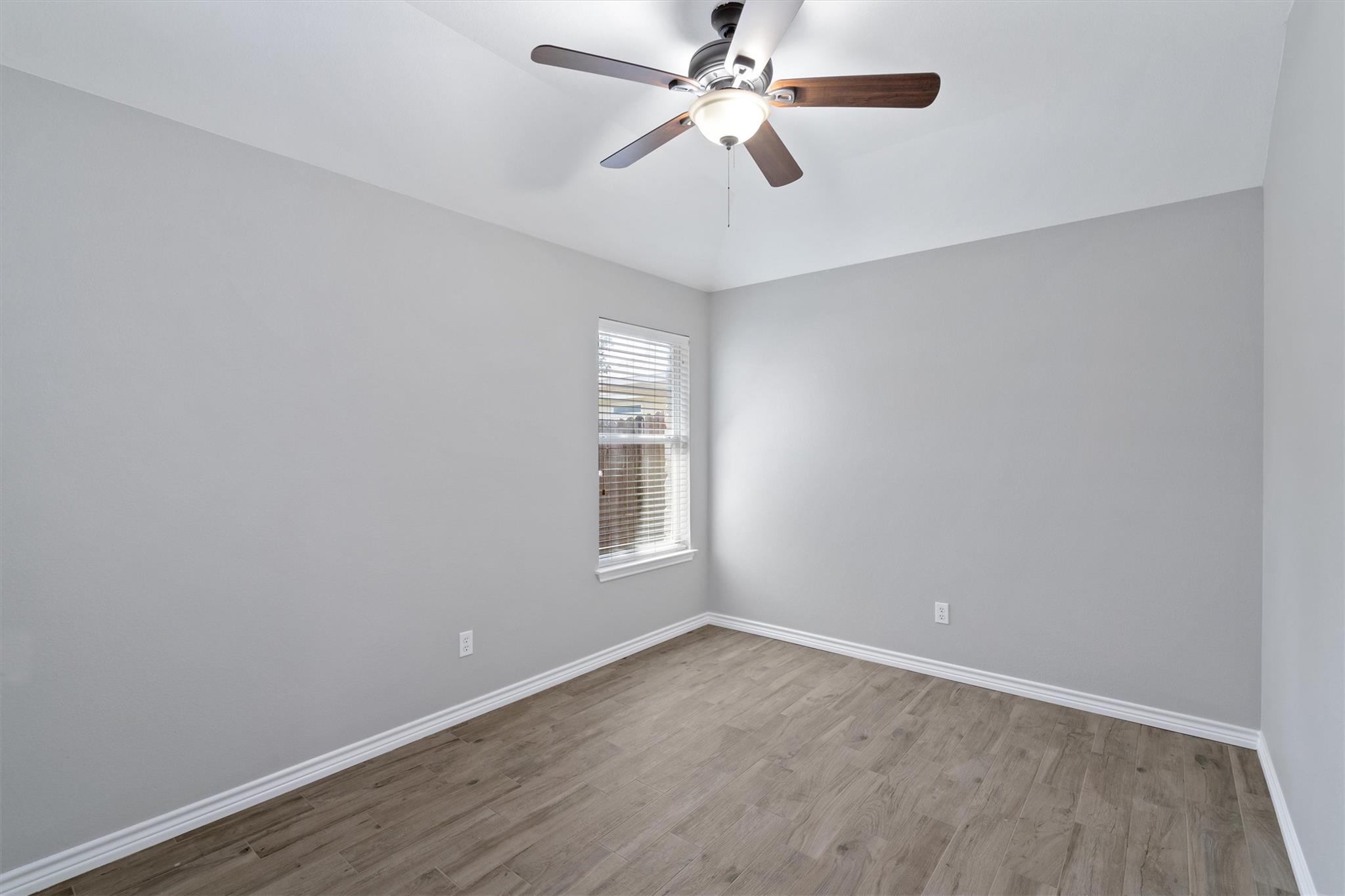 1083 Zeus Cir Property Photo 24