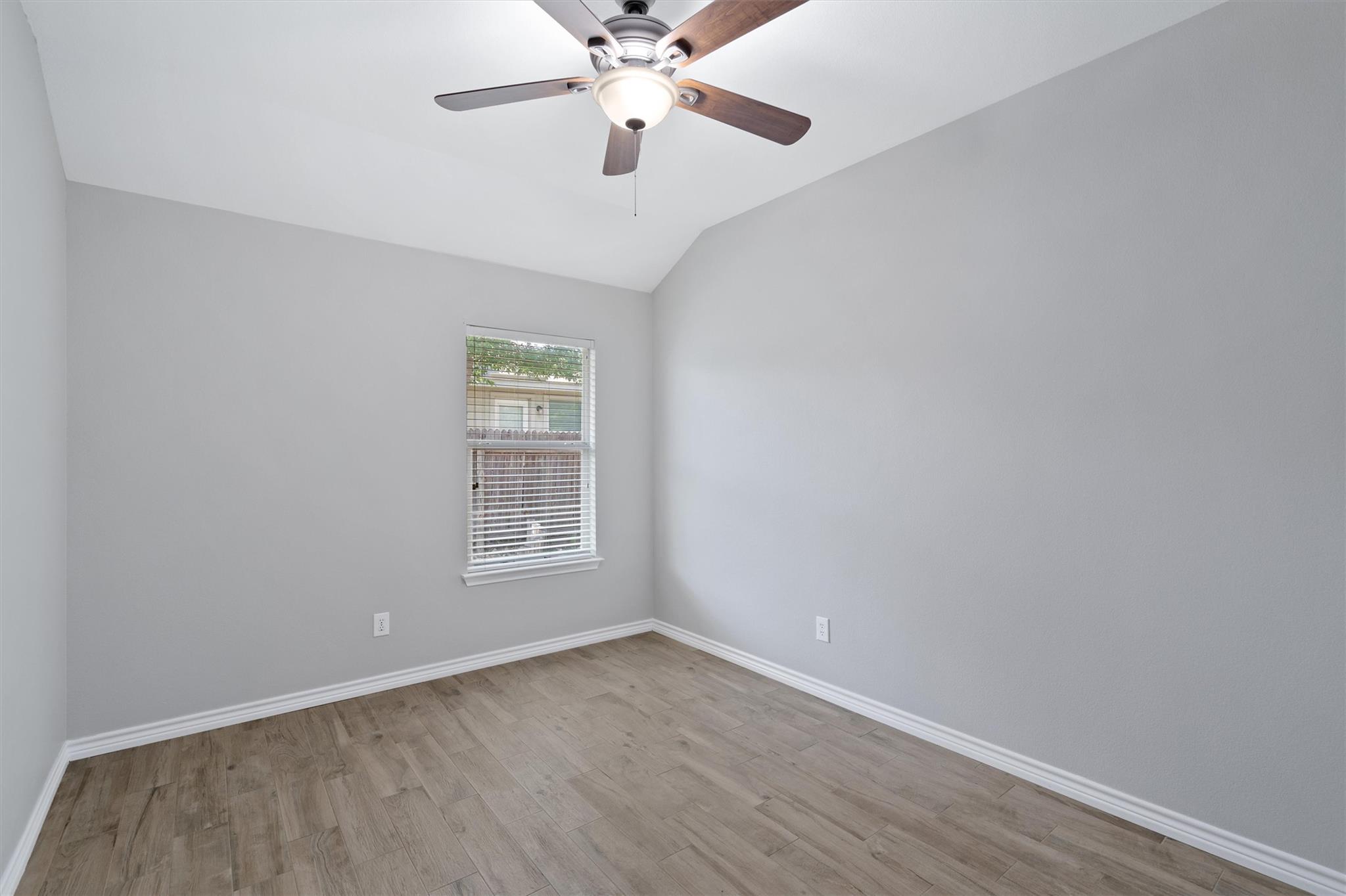 1083 Zeus Cir Property Photo 26