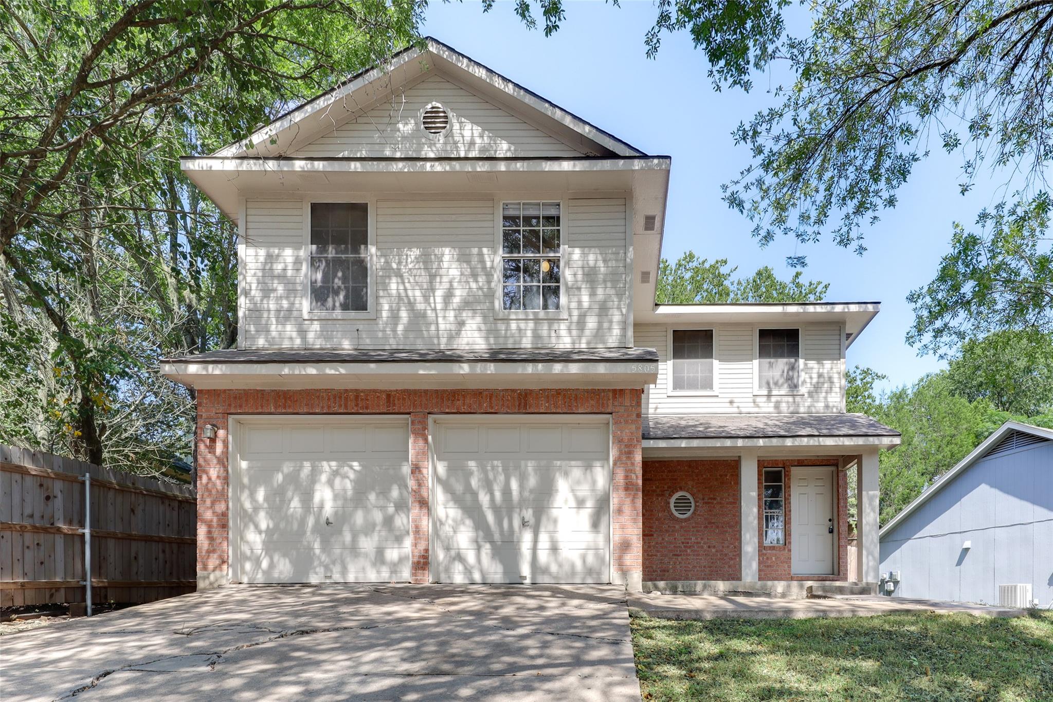 5805 Lark Creek Dr Property Photo 1