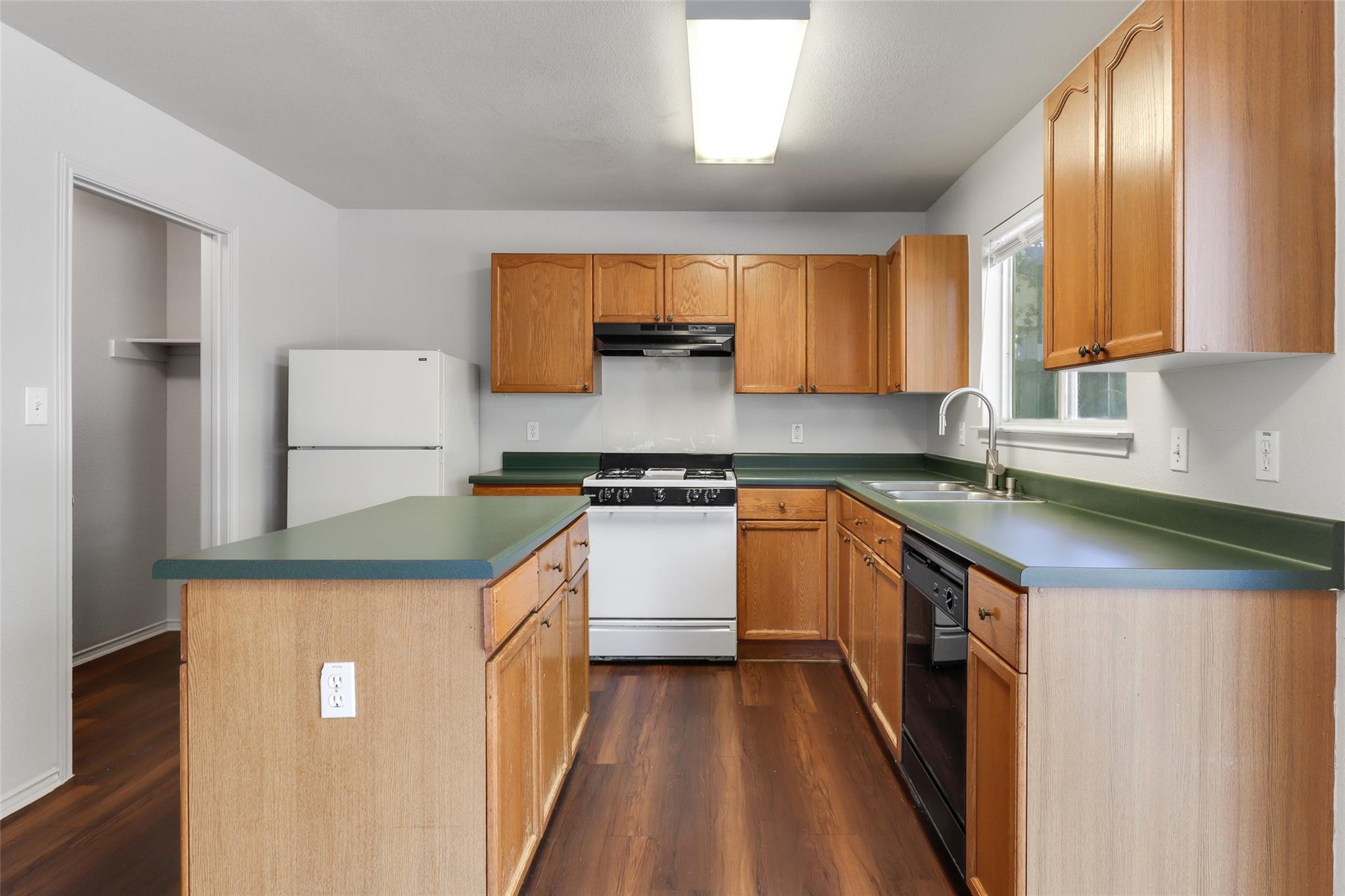 5805 Lark Creek Dr Property Photo 8