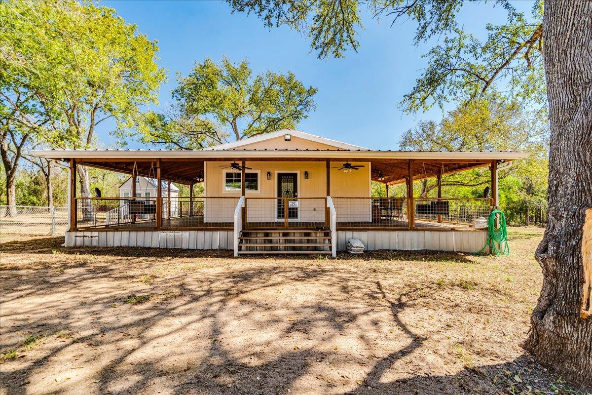 659 Fox Ln Property Photo 1
