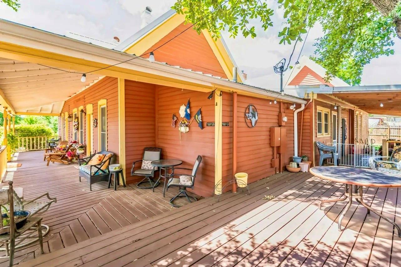 1307 Wright St Property Photo 7