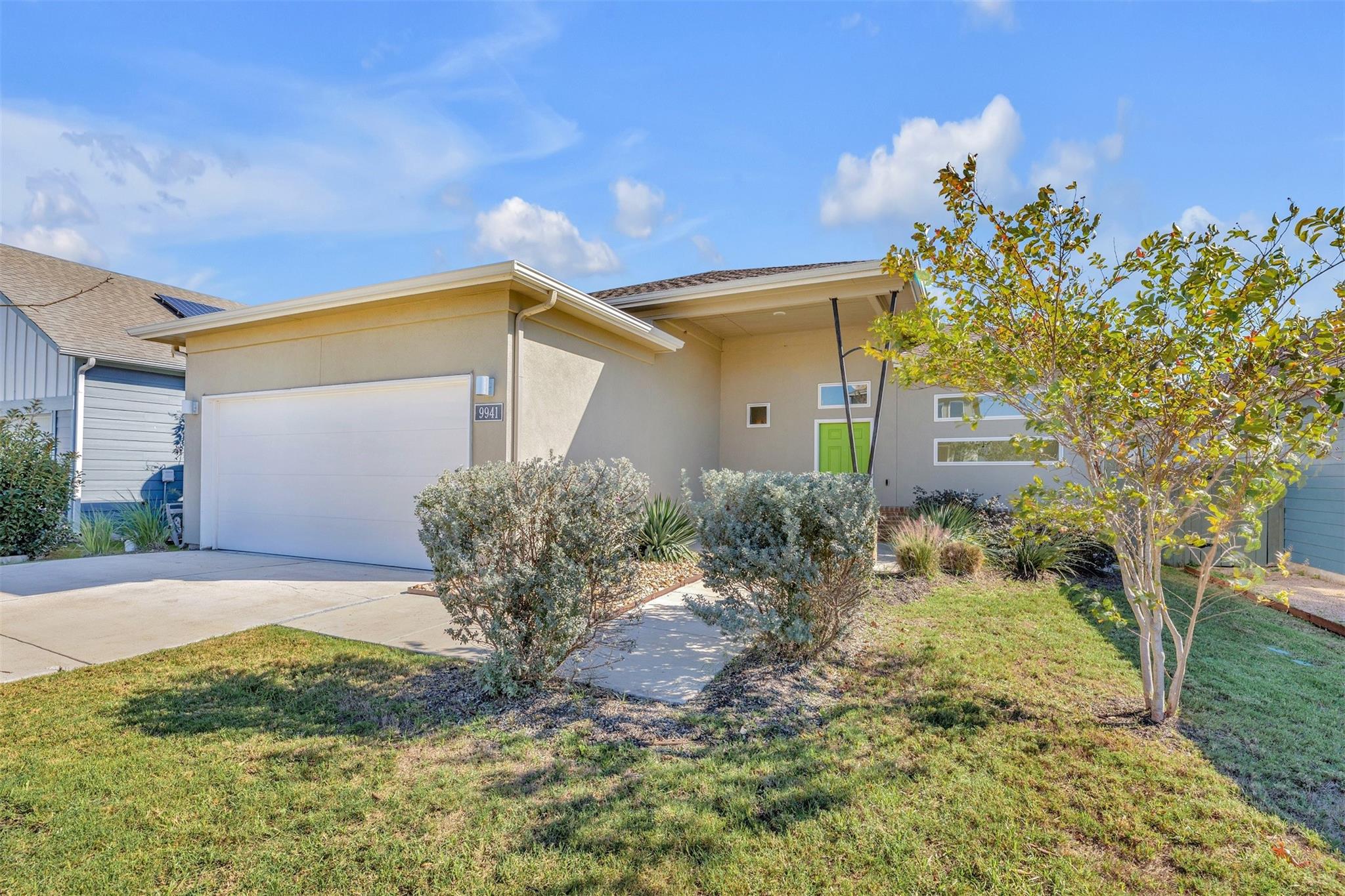 9941 Comely Bnd Property Photo 1