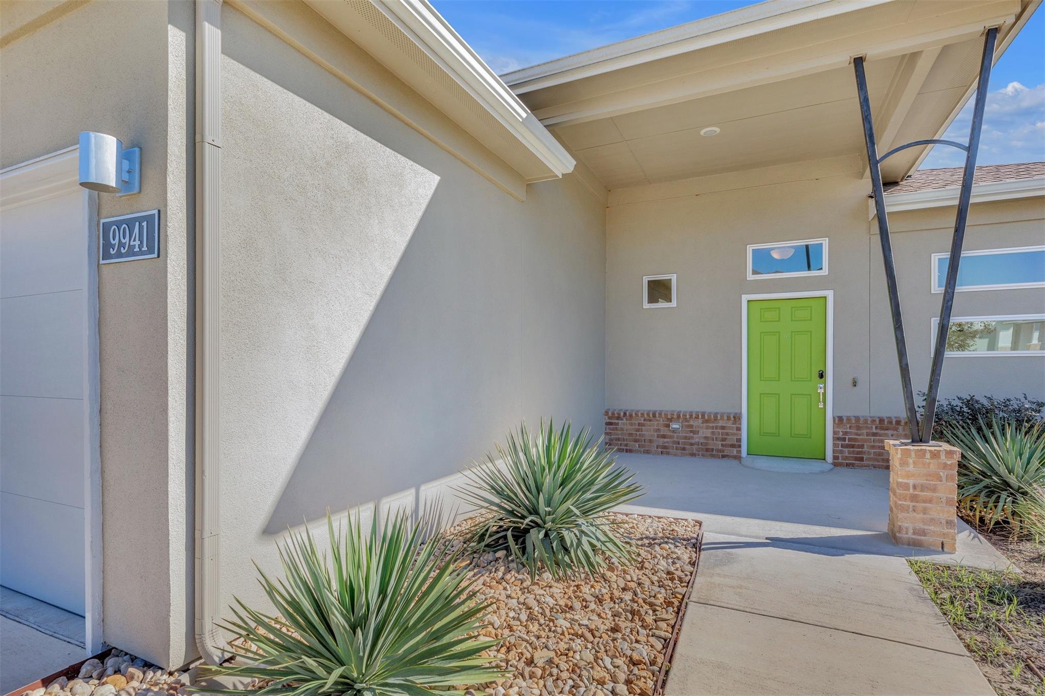 9941 Comely Bnd Property Photo 2