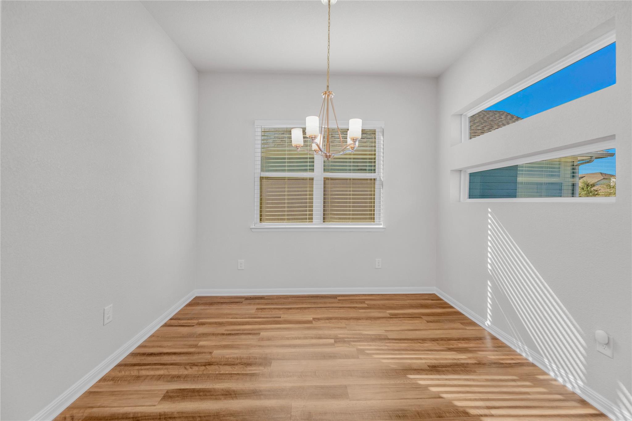 9941 Comely Bnd Property Photo 3