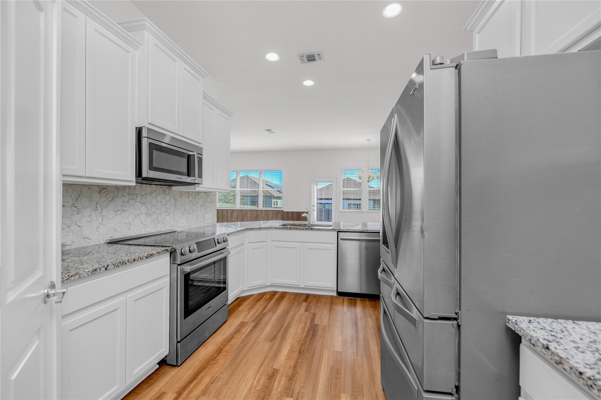 9941 Comely Bnd Property Photo 6