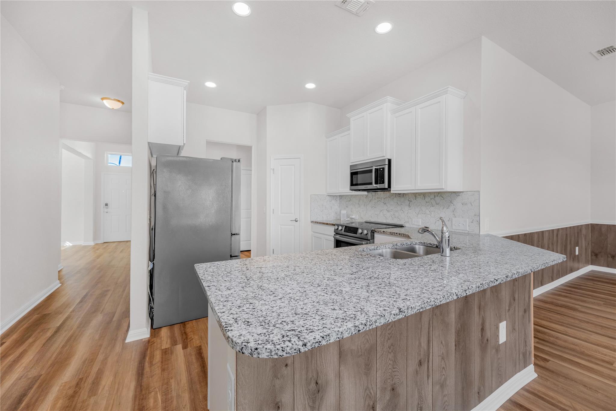 9941 Comely Bnd Property Photo 9
