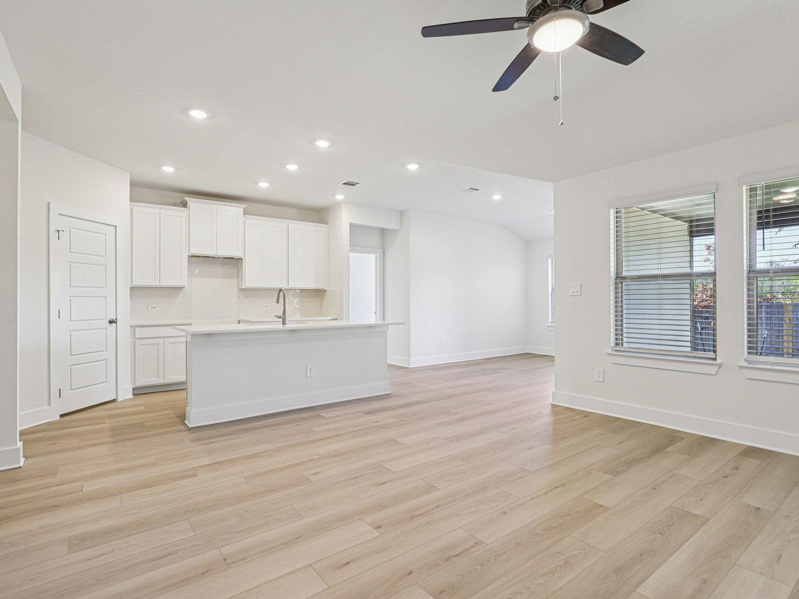 273 Sue Peaks Loop Property Photo 4