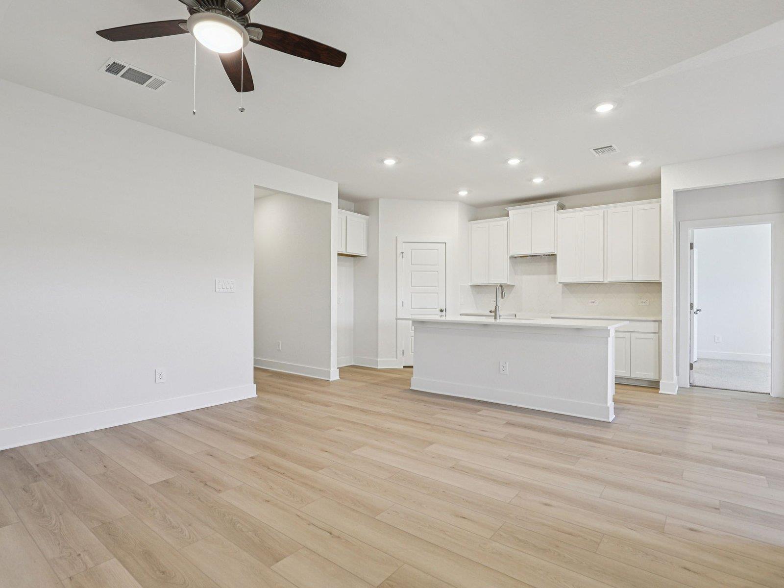 273 Sue Peaks Loop Property Photo 5
