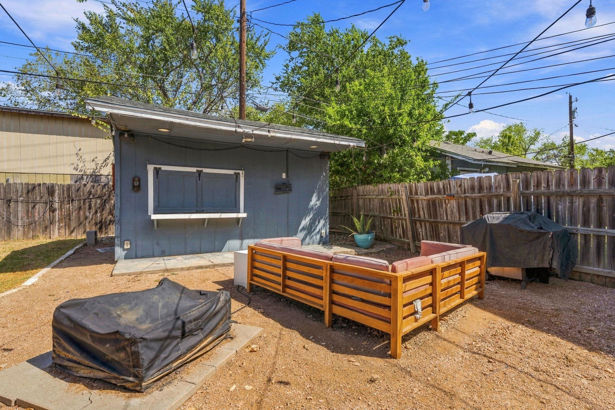 6612 Cruz St Property Photo 5