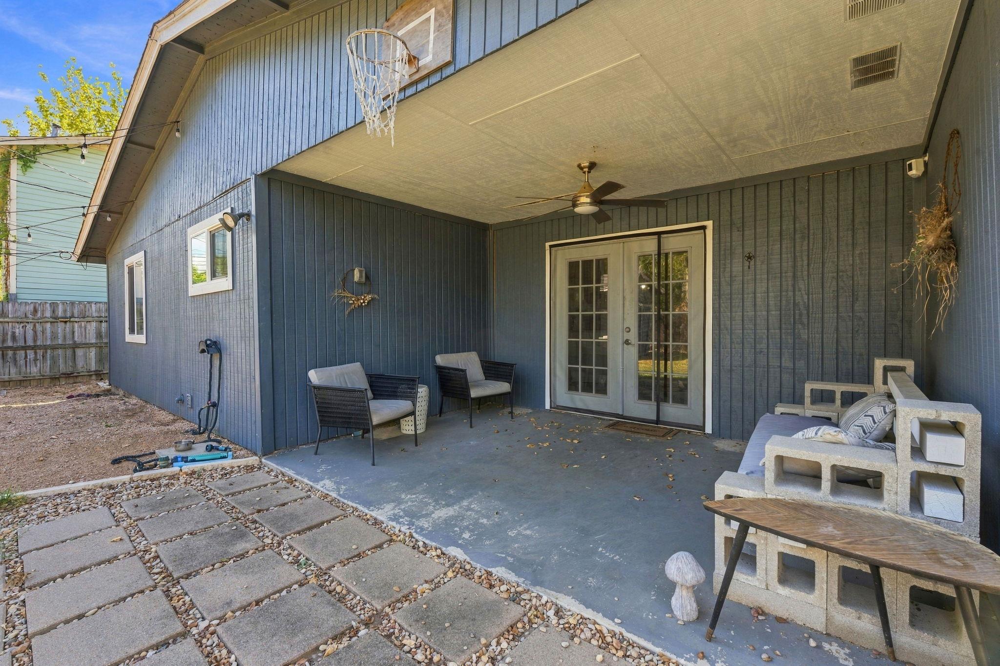 6612 Cruz St Property Photo 7