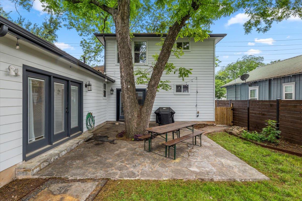 1914 Garden St Property Photo 26